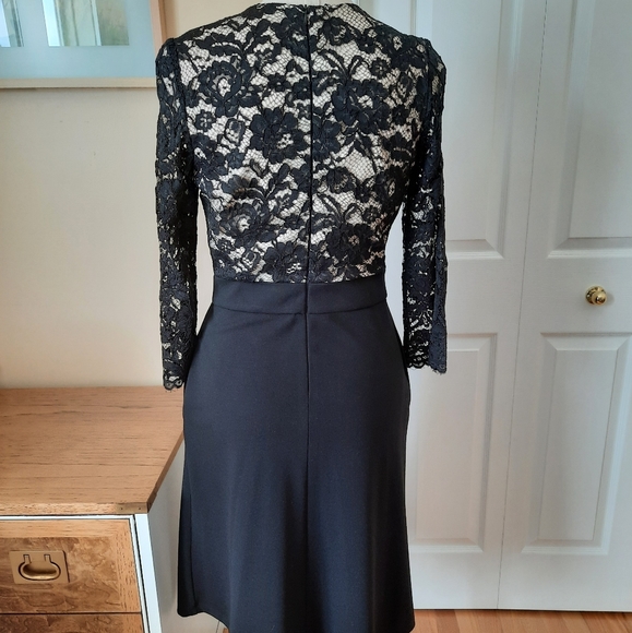 Lovely lace-topped dress - Picture 5 of 9